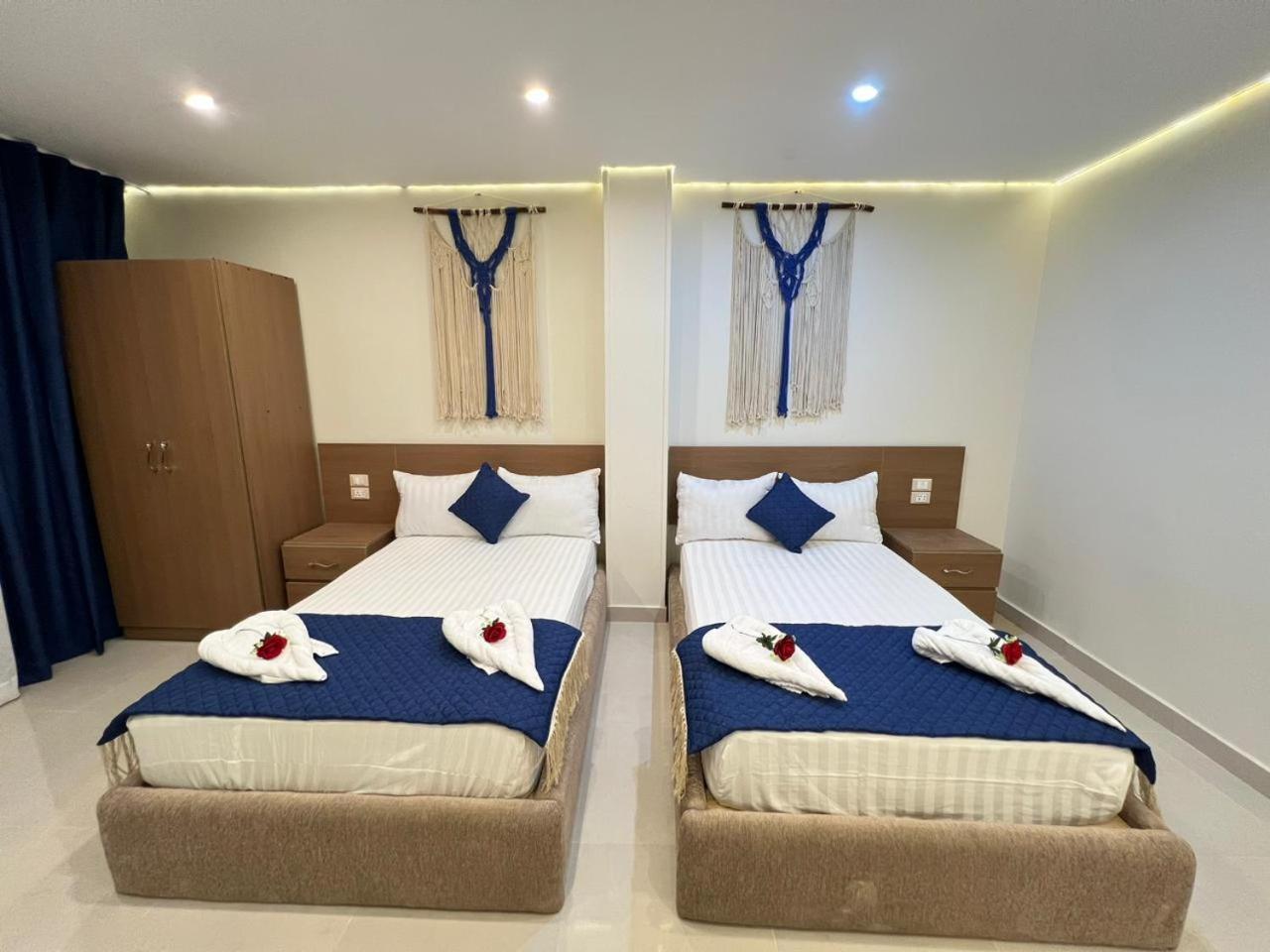 Town Hotel Kairo Bagian luar foto