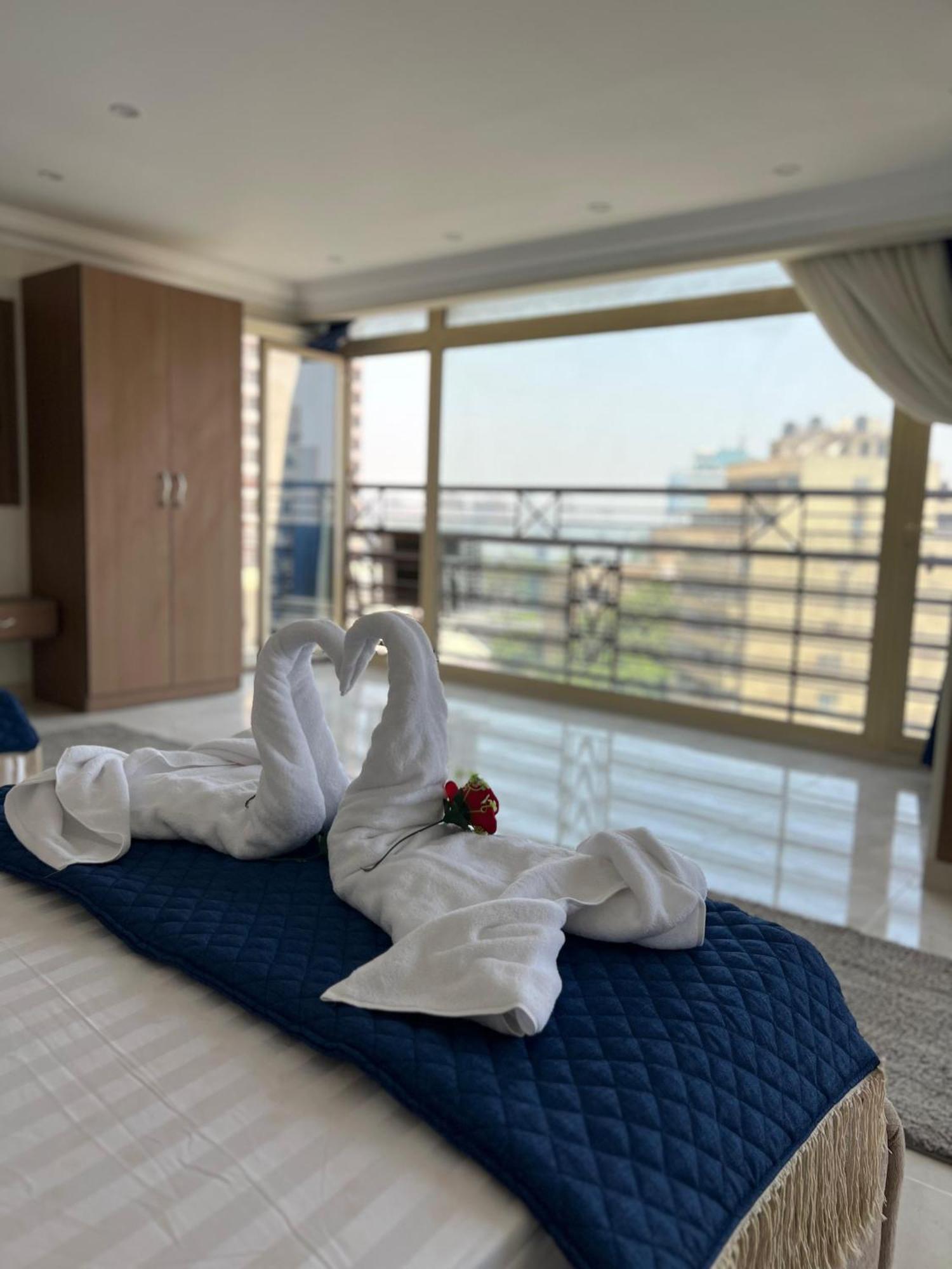 Town Hotel Kairo Bagian luar foto